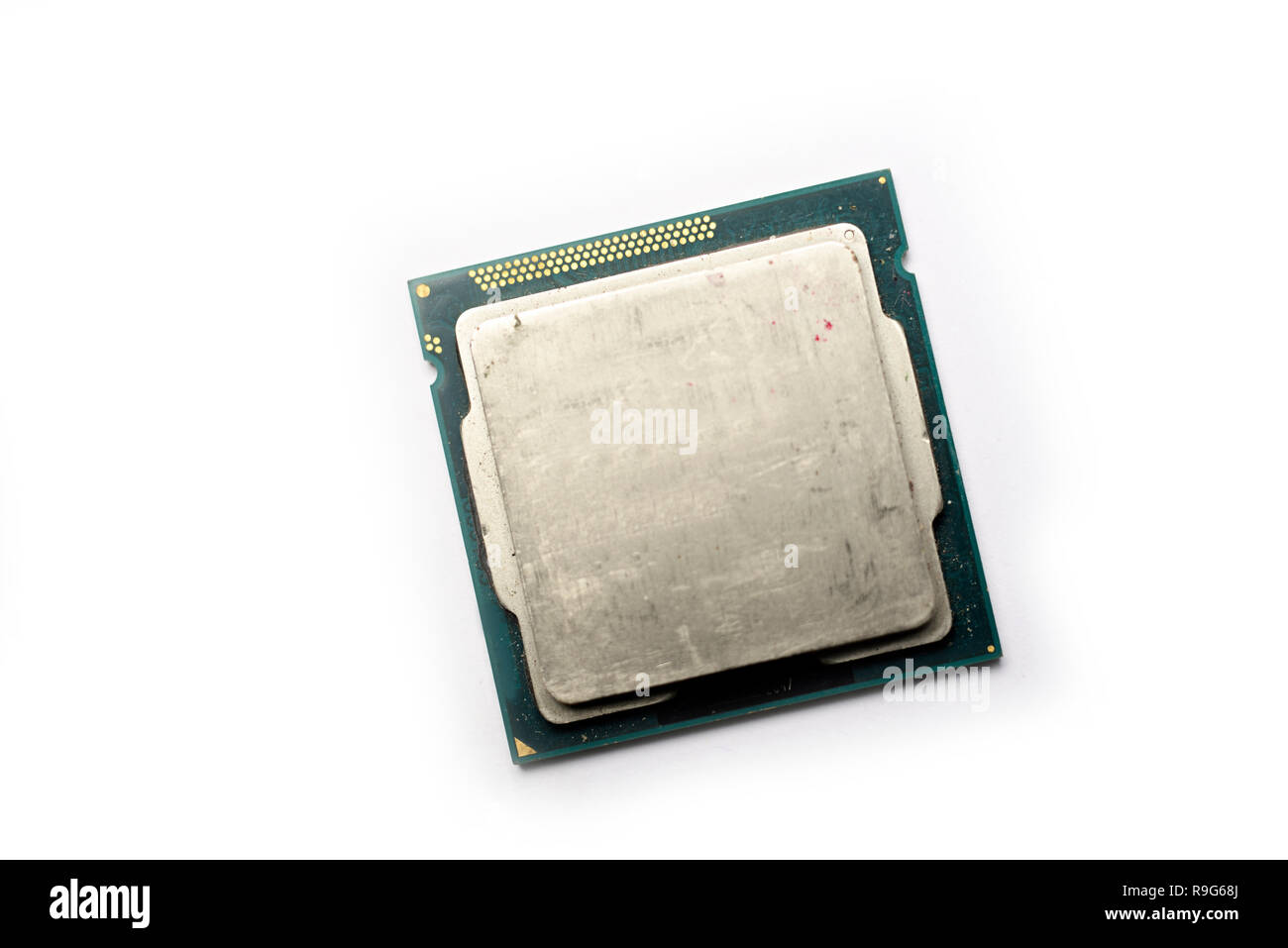 Processore per computer isolati su sfondo bianco. Foto Stock