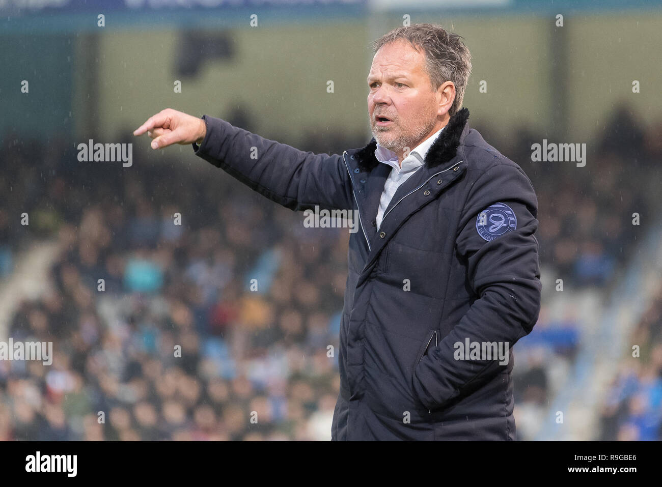 Doetinchem, Paesi Bassi 23 dicembre 2018 Calcio Eredivisie olandese: de Graafschap v Vitesse Arnhem eredivisie 2018-2019 L-R Coach Henk de Jong van de Graafschap, Credito: arancione foto vof/Alamy Live News Foto Stock