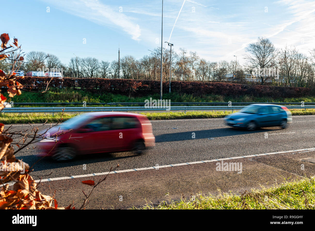 Chorley, Regno Unito. 24 dicembre, 2018. Cars Race fino alla M6 sul viaggio più trafficato giorno dell'anno. È previsto a metà di Gran Bretagna veicoli saranno sulla strada oggi. Credito: Andy Gibson/Alamy Live News. Foto Stock