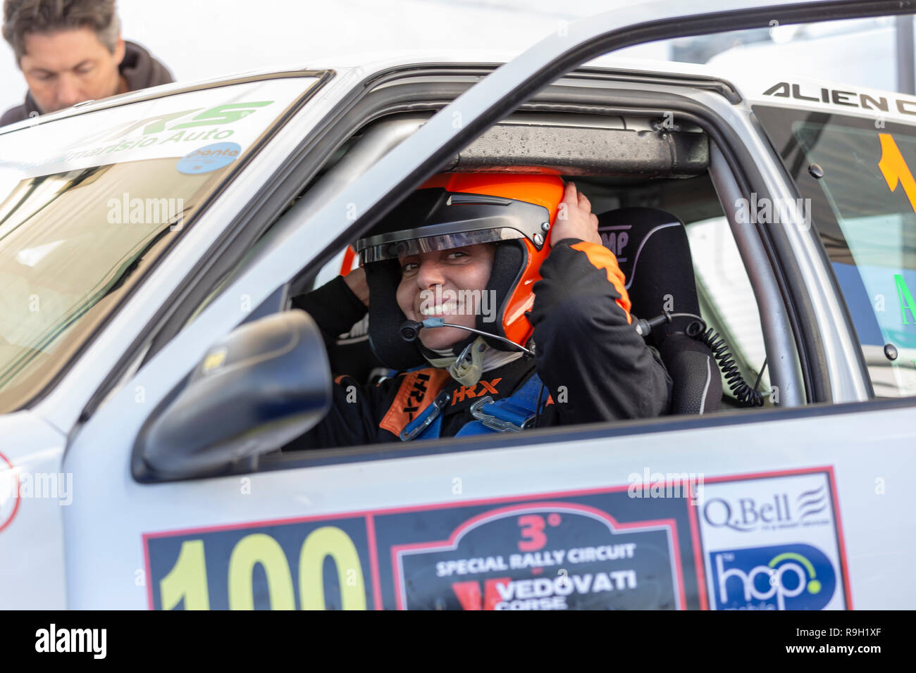 Anna Chinnici, femmina pilota, pronto per iniziare una gara durign Vedovati corso a Monza, Italia Foto Stock