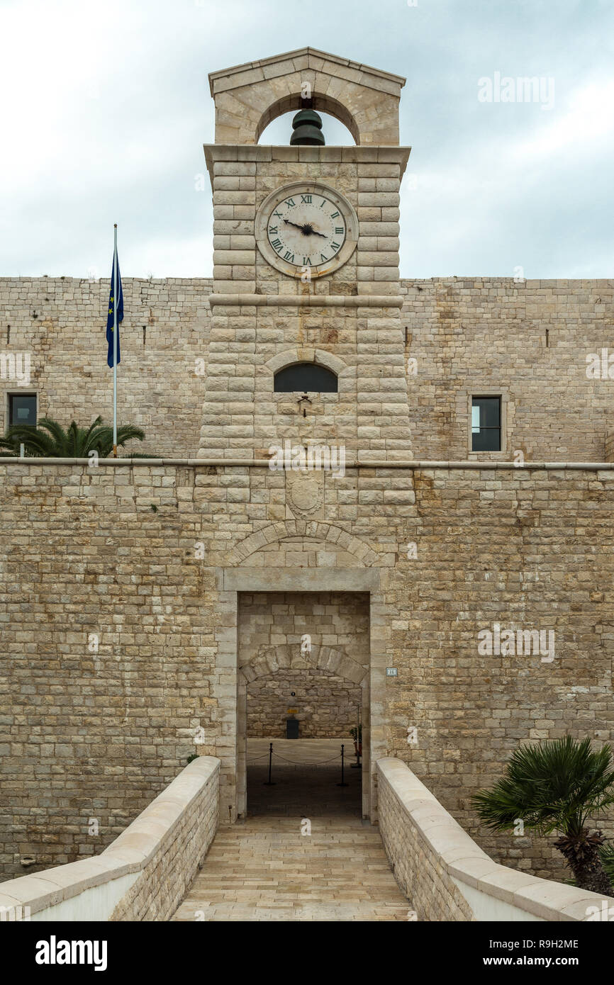 Ingresso al Castello Svevo di Trani, Puglia, Italia, Europa Foto Stock