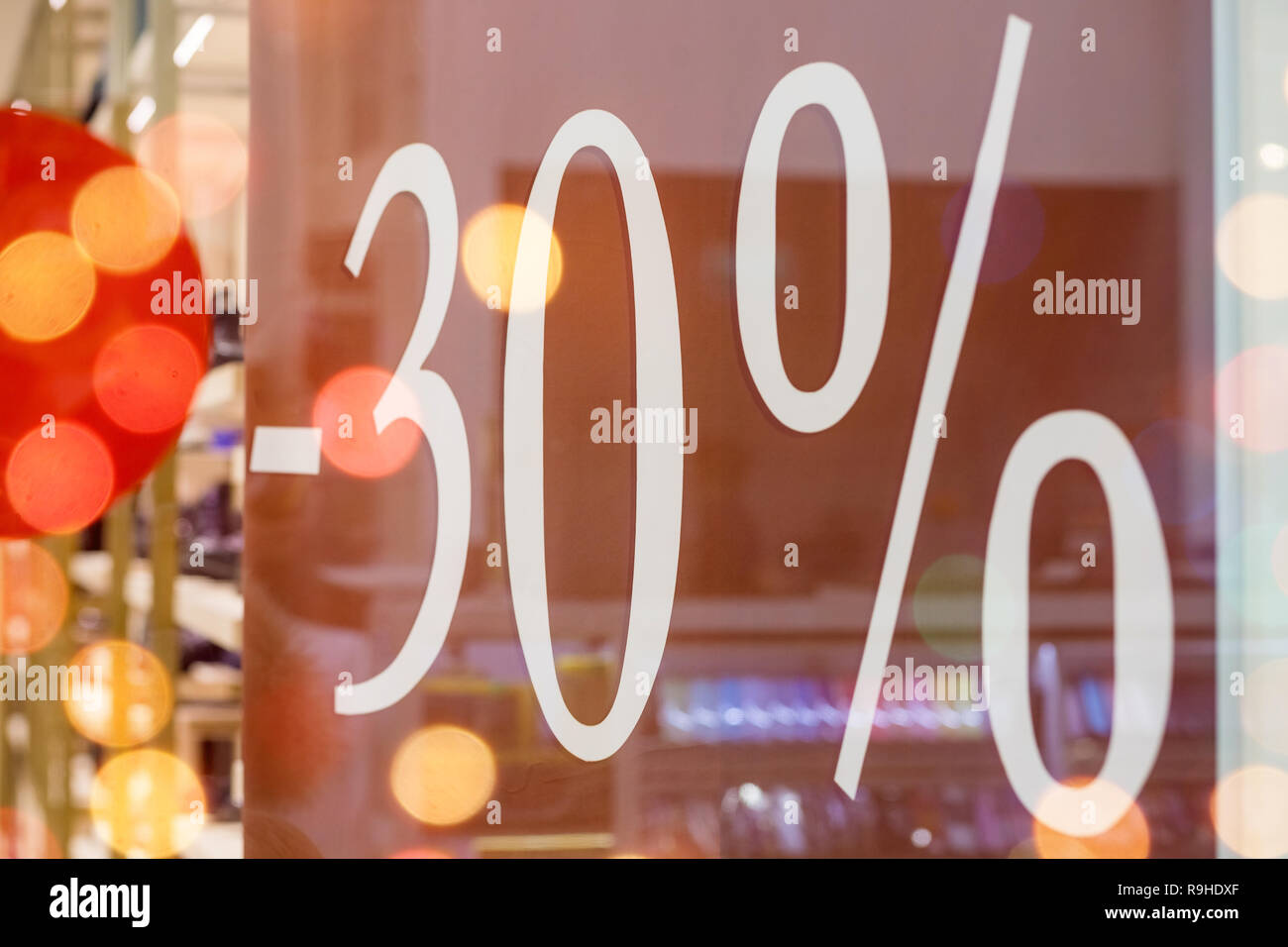 угол рассеивания света светодиодных ламп. освещение 1 люкс. светильник track light led 50w gd191. освещенность светодиодов на квадратный метр. освещение 30 процентов.