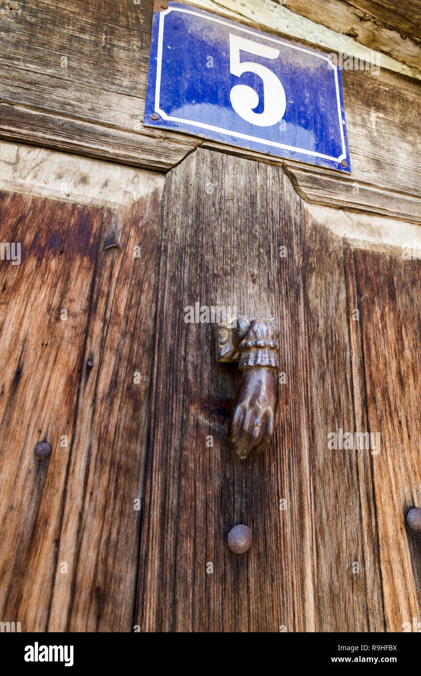 Porta con respingente città vecchia Prizren Kosova Foto Stock