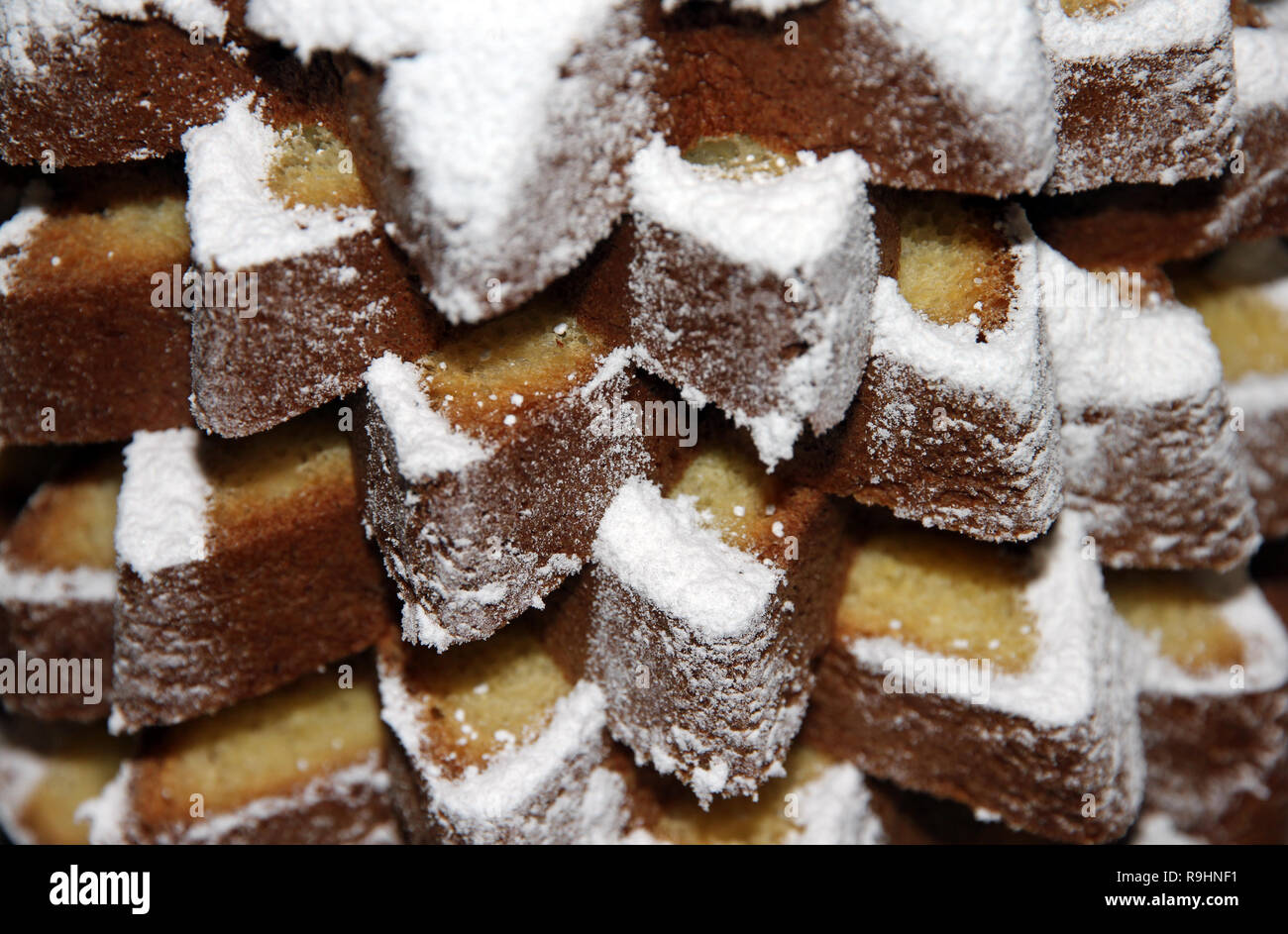 Affettato iced Panettone italiano torta Foto Stock