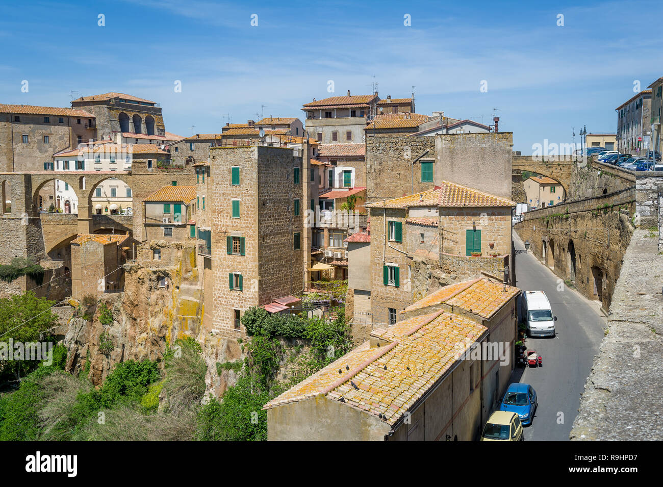 Pitigliano città vecchia di strade e di edifici storici. Toscana, Provincia di Grosseto, Italia. Foto Stock