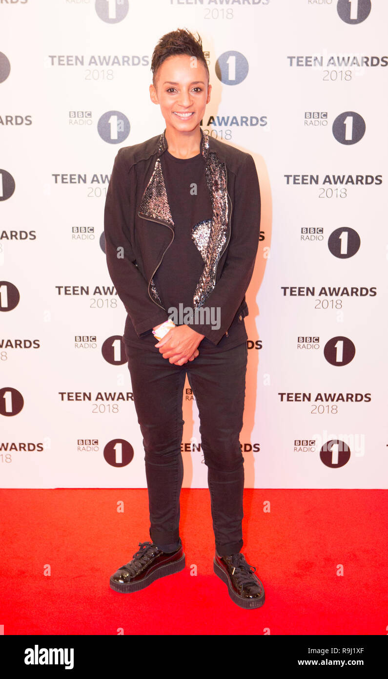 Adele Roberts presso la BBC Radio 1's Teen Awards, SSE Wembley Arena, Londra 21 Ott 2018 Foto di Brian Jordan Foto Stock