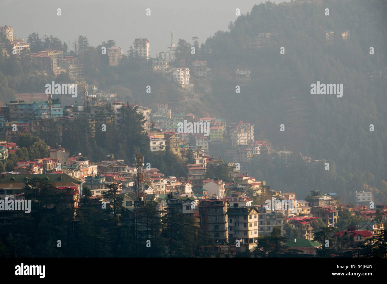 Vista panoramica di Shimla, Himachal Pradesh, India Foto Stock