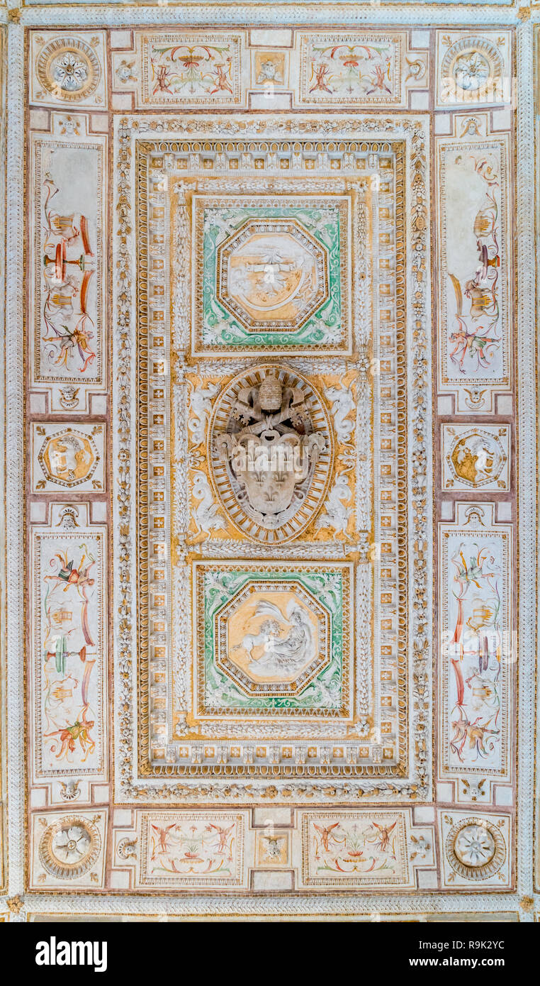 Papa Paolo III lo stemma di Castel Sant'Angelo a Roma, Italia. Foto Stock