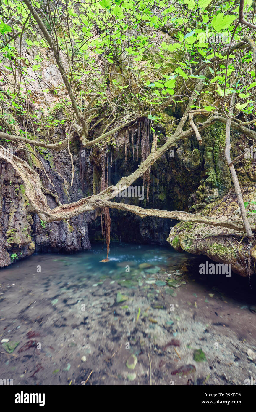 Bagni di Afrodite grotta con laghetto e acqua primavera Foto Stock