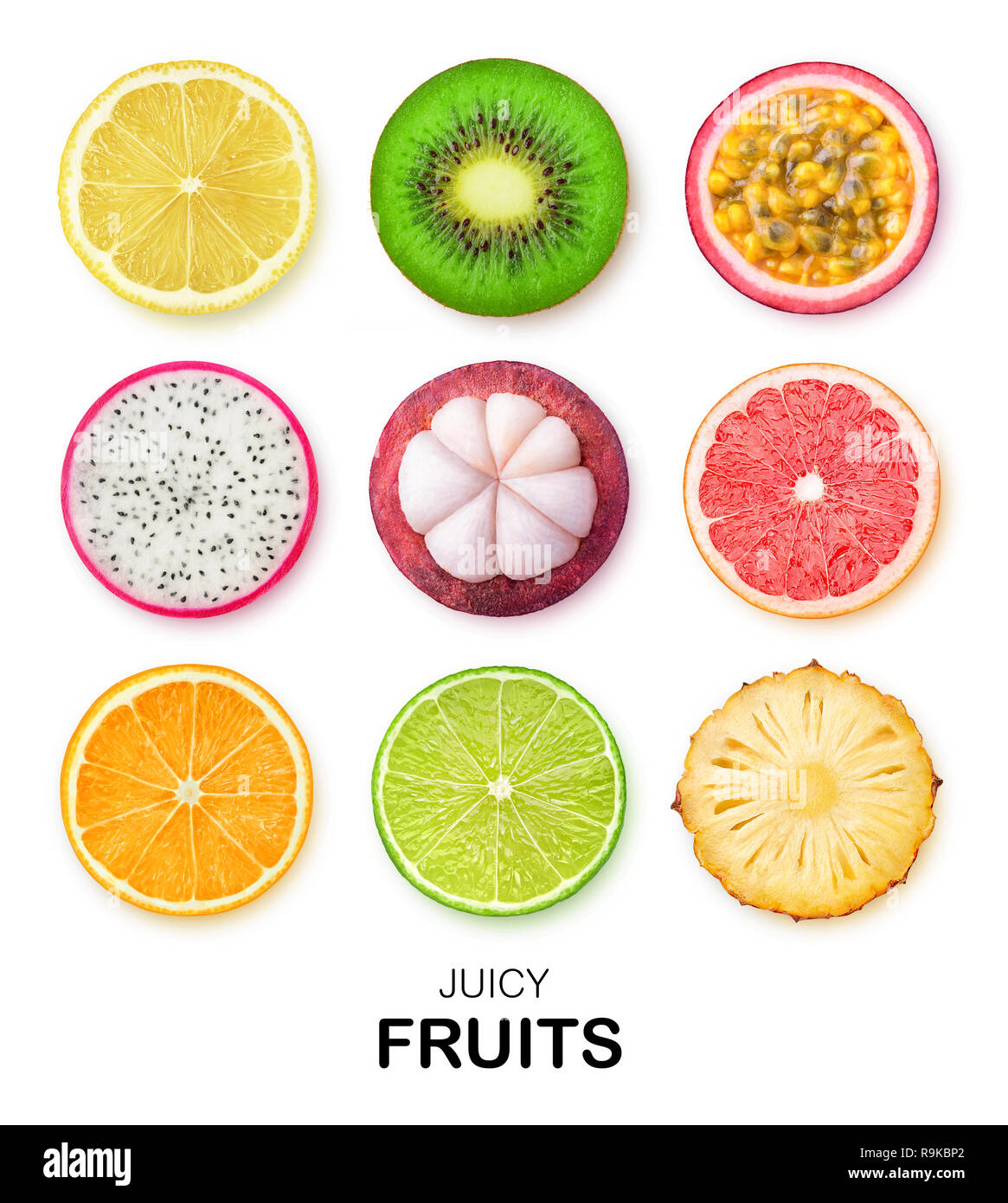 Isolato a fette di frutta. Pezzi di limone, kiwi, frutto della passione, dragon frutta, mangosteen, pompelmo, arancio, calce e ananas isolato su bianco backg Foto Stock