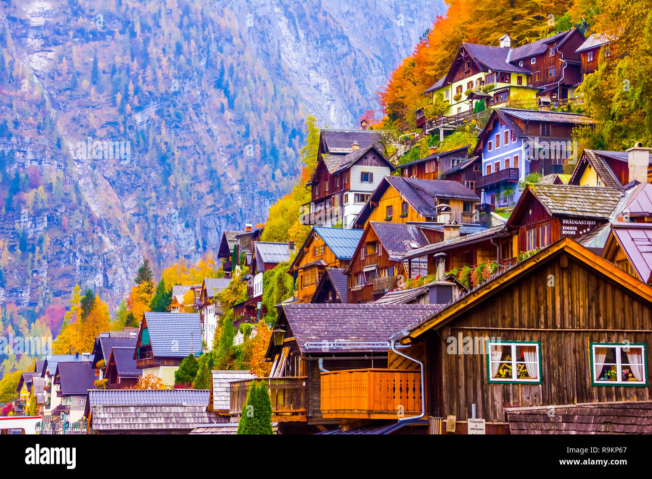 Belle case in legno della città di Hallstatt scena, Unsesco, Austria, Salzkammergut in Europa Foto Stock