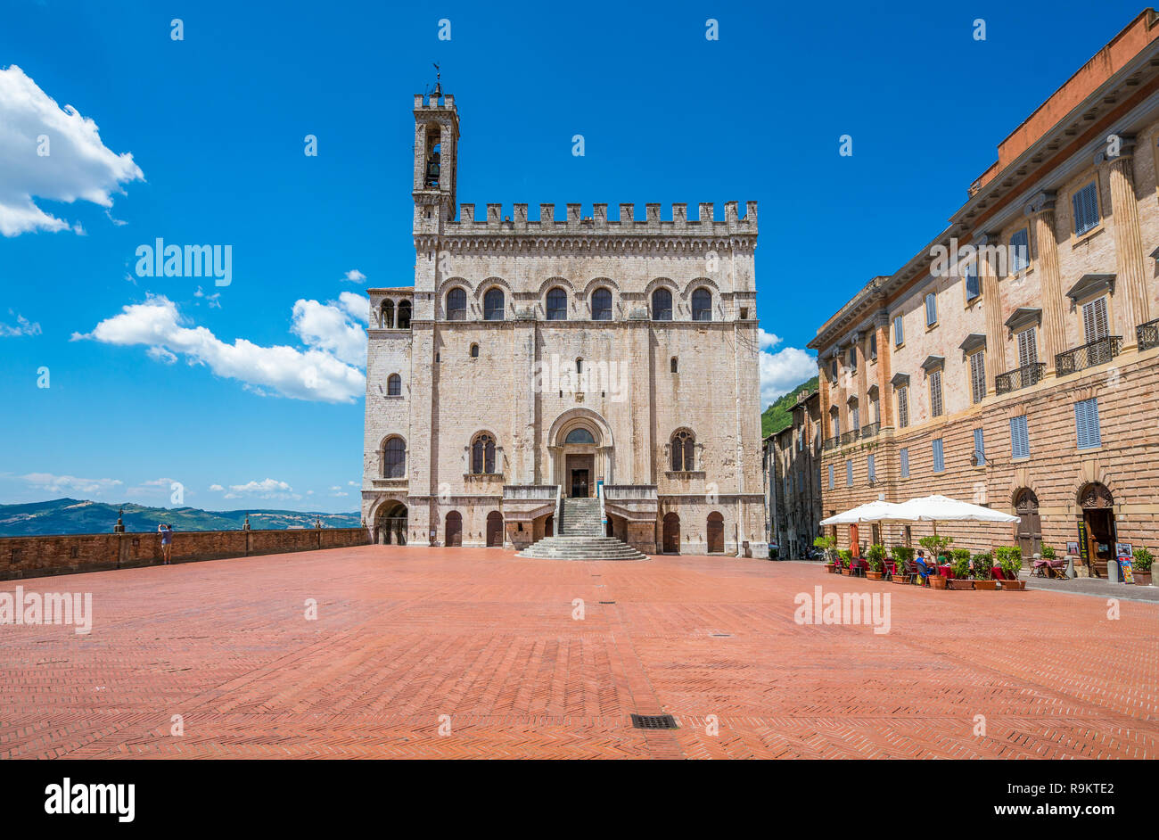 Il famoso Palazzo dei Consoli a Gubbio, città medievale in provincia di Perugia, Umbria, Italia centrale. Foto Stock