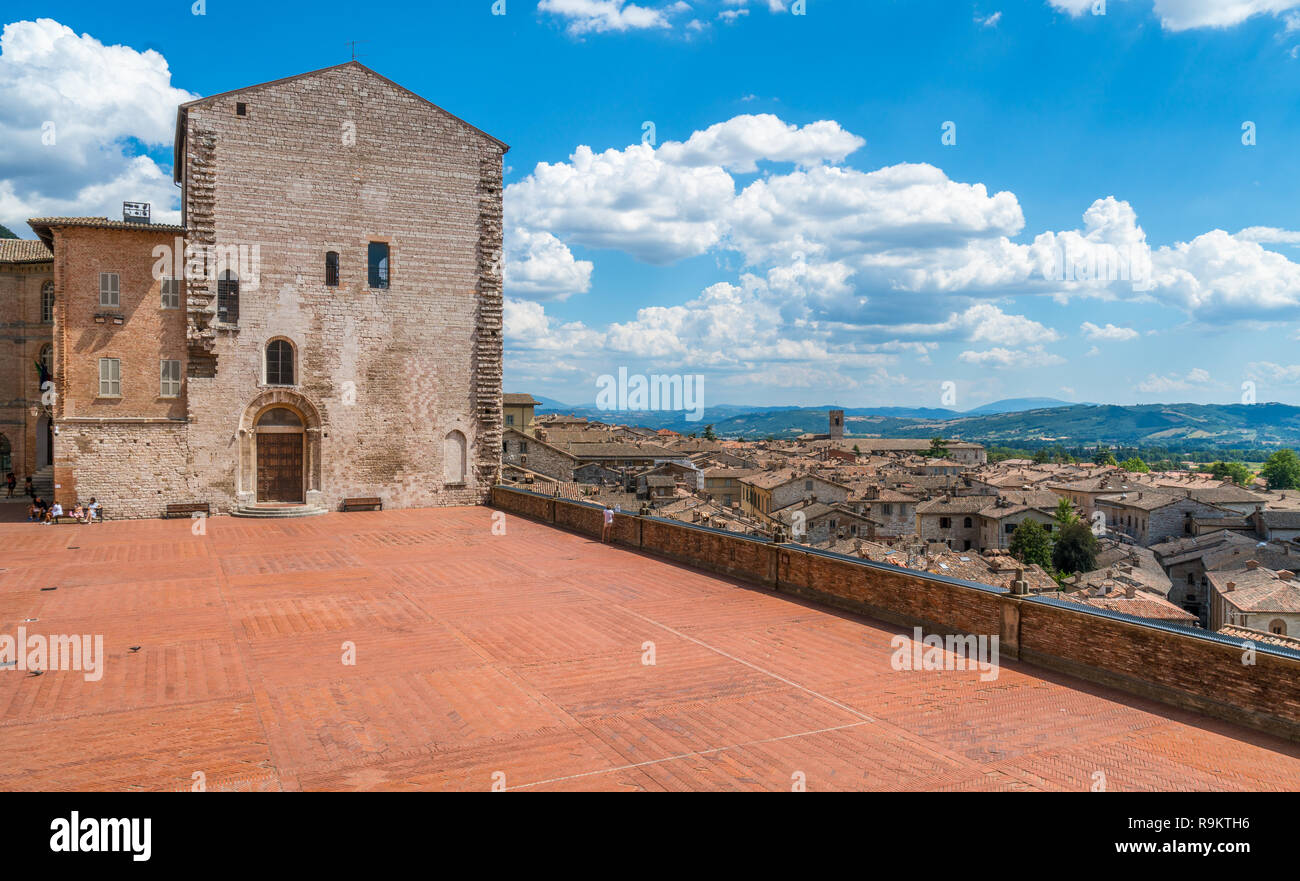 Vista panoramica di Gubbio, città medievale in provincia di Perugia, Umbria, Italia centrale. Foto Stock