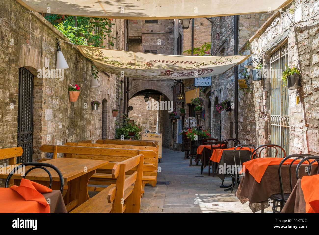 Vista panoramica di Gubbio, città medievale in provincia di Perugia, Umbria, Italia centrale. Foto Stock