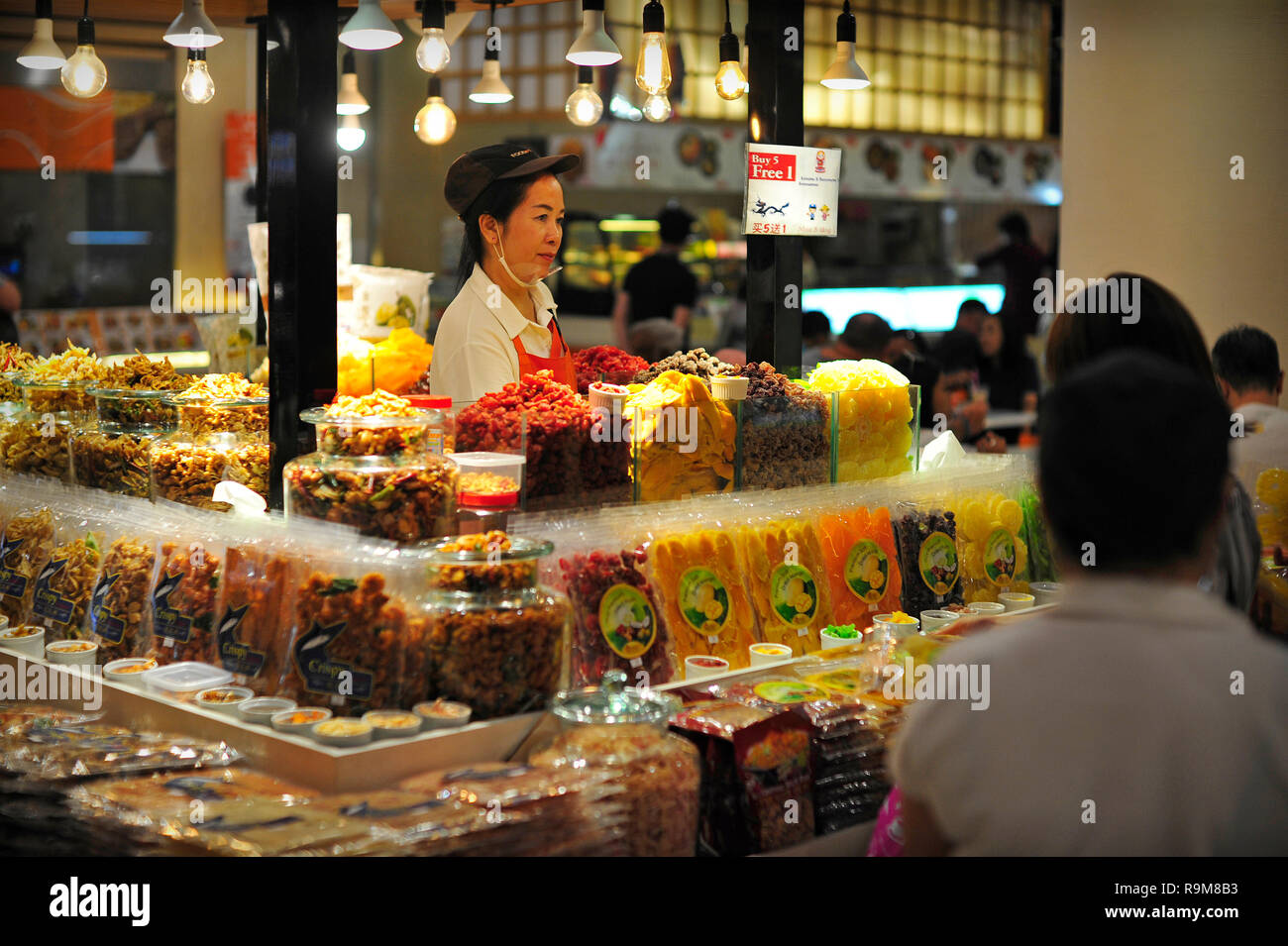 Food Hall centrale di Festival Mall Pattaya Thailandia Foto Stock