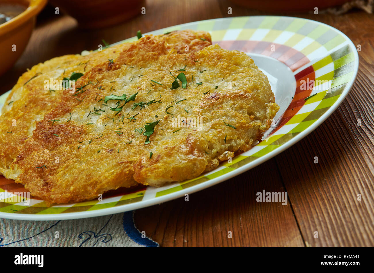 Bramboraky , Potato pancake, cucina ceca e tradizionali piatti assortiti, vista dall'alto. Foto Stock