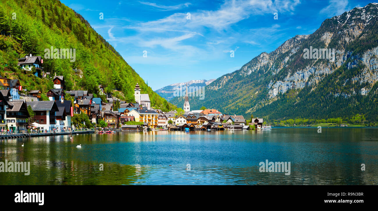 Panorama di Hallstatt village e Hallstatter vedere, Austria Foto Stock