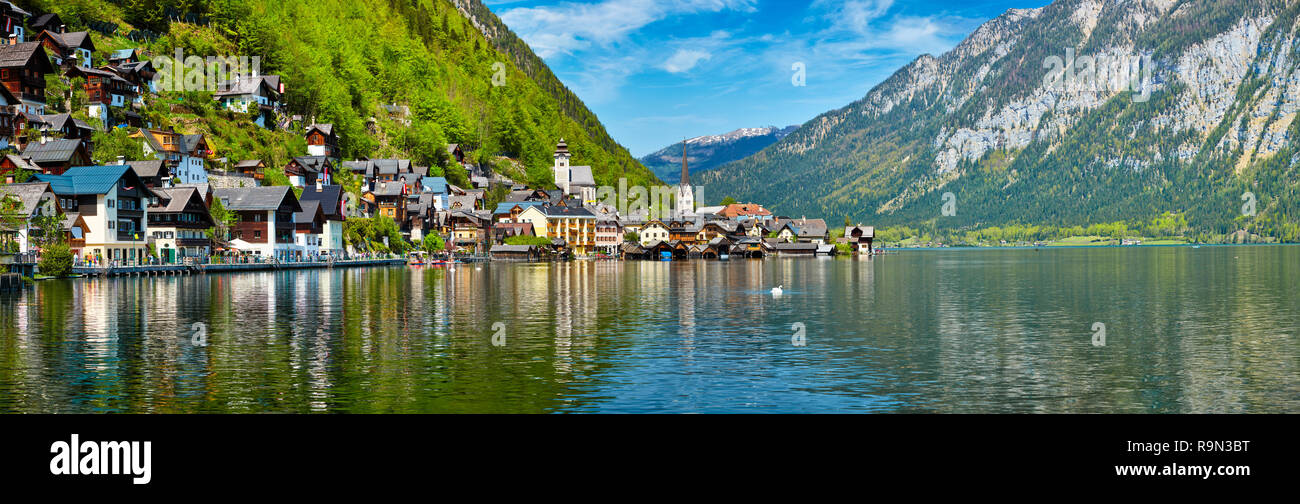 Panorama di Hallstatt village e Hallstatter vedere, Austria Foto Stock