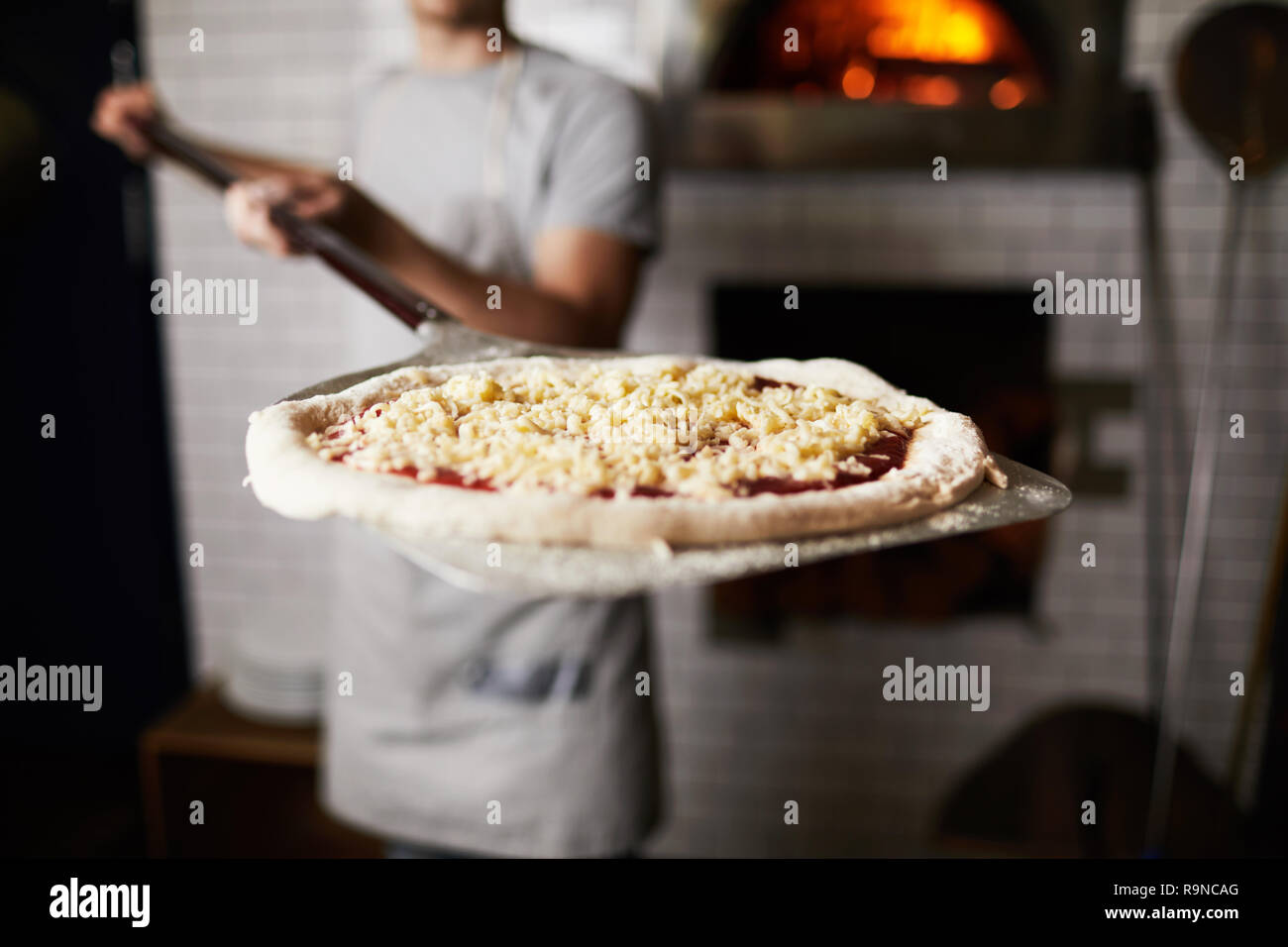 Raw pizza Foto Stock