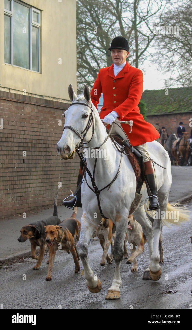 Natale hunt, boxing day, Woore Staffordshire, la caccia alla volpe levrieri cavallo Equitazione Sport di sangue Foto Stock
