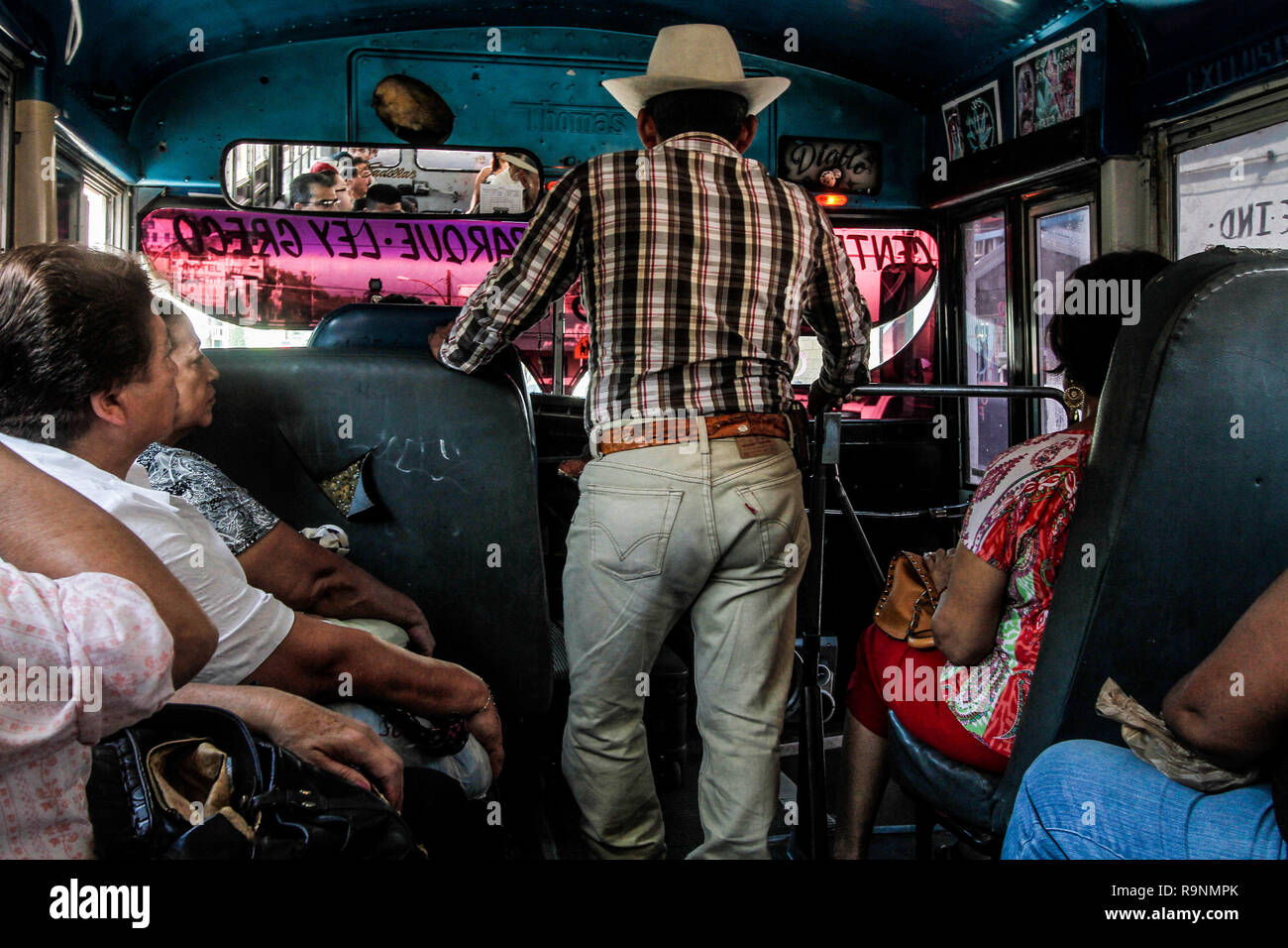 La vita quotidiana e attorno alla parete nella città di confine di Nogales, Sonora, Messico. 21 fa2012. (LuisGutierrez / NortePhoto.com) Vida cotidiana y alreder Foto Stock
