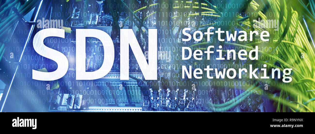 SDN, Software definito il concetto di rete sulla moderna sala server sfondo. Foto Stock