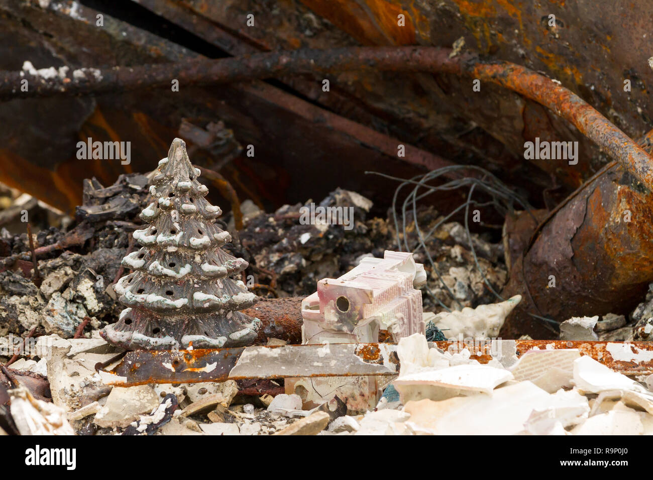 Albero di Natale - Queste immagini sono state acquisite in quartieri vicino a Santa Rosa, California, dove incendi nei primi di ottobre 2017. Foto Stock