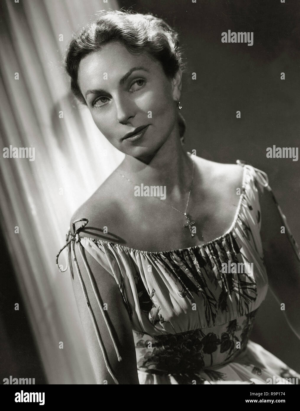 Agnes Moorehead, circa 1947 Riferimento File # 33635 687THA Foto Stock