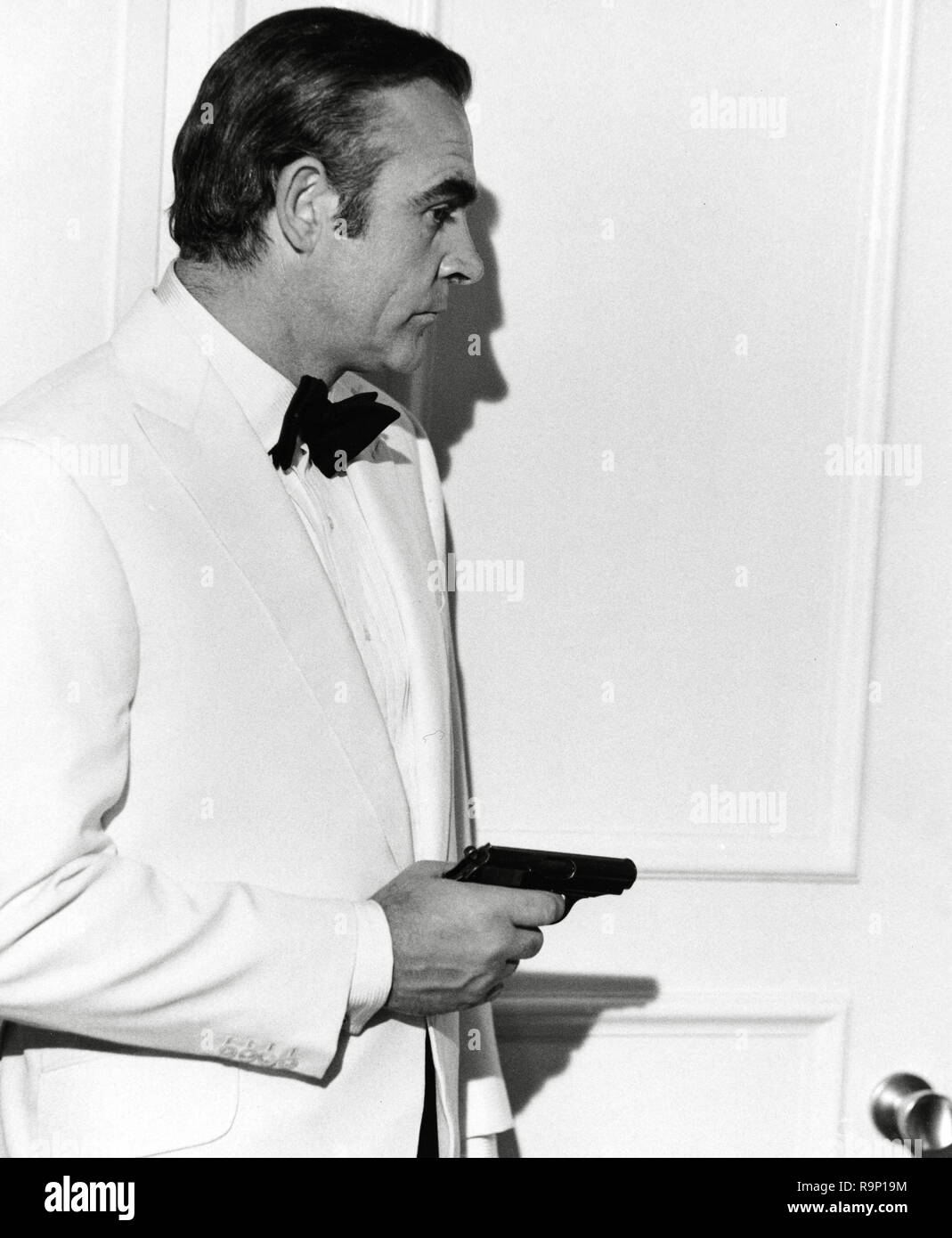 Sean Connery, nel carattere come James Bond, 'Diamonds sono per sempre" 1971 United Artists Riferimento File # 33635 755CPC Foto Stock