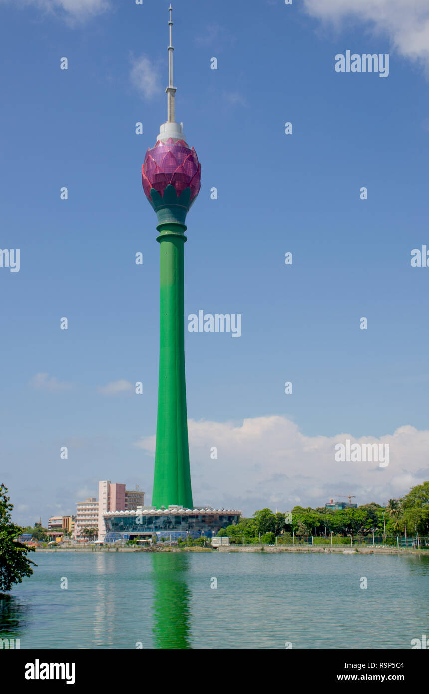Edificio moderno di Colombo Lotus Tower nel capitale di Colombo in Sri Lanka Foto Stock