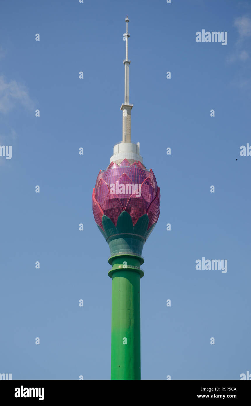 Edificio moderno di Colombo Lotus Tower nel capitale di Colombo in Sri Lanka Foto Stock