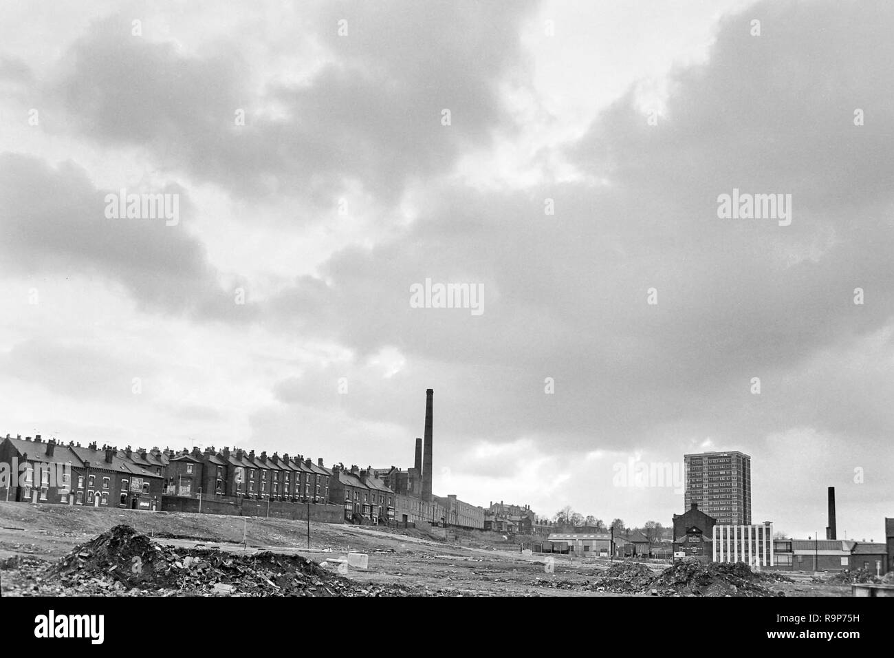 Leeds, West Yorkshire, Regno Unito. Il quartiere Meanwood nel 1974, prima della riqualificazione e della rigenerazione Foto Stock