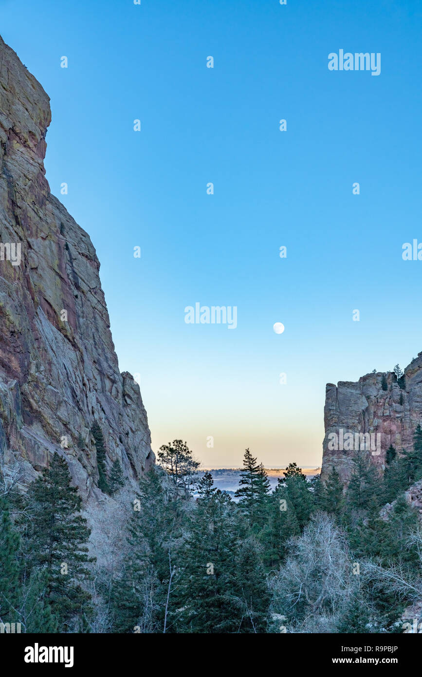 Moon Over Eldorado Canyon Foto Stock