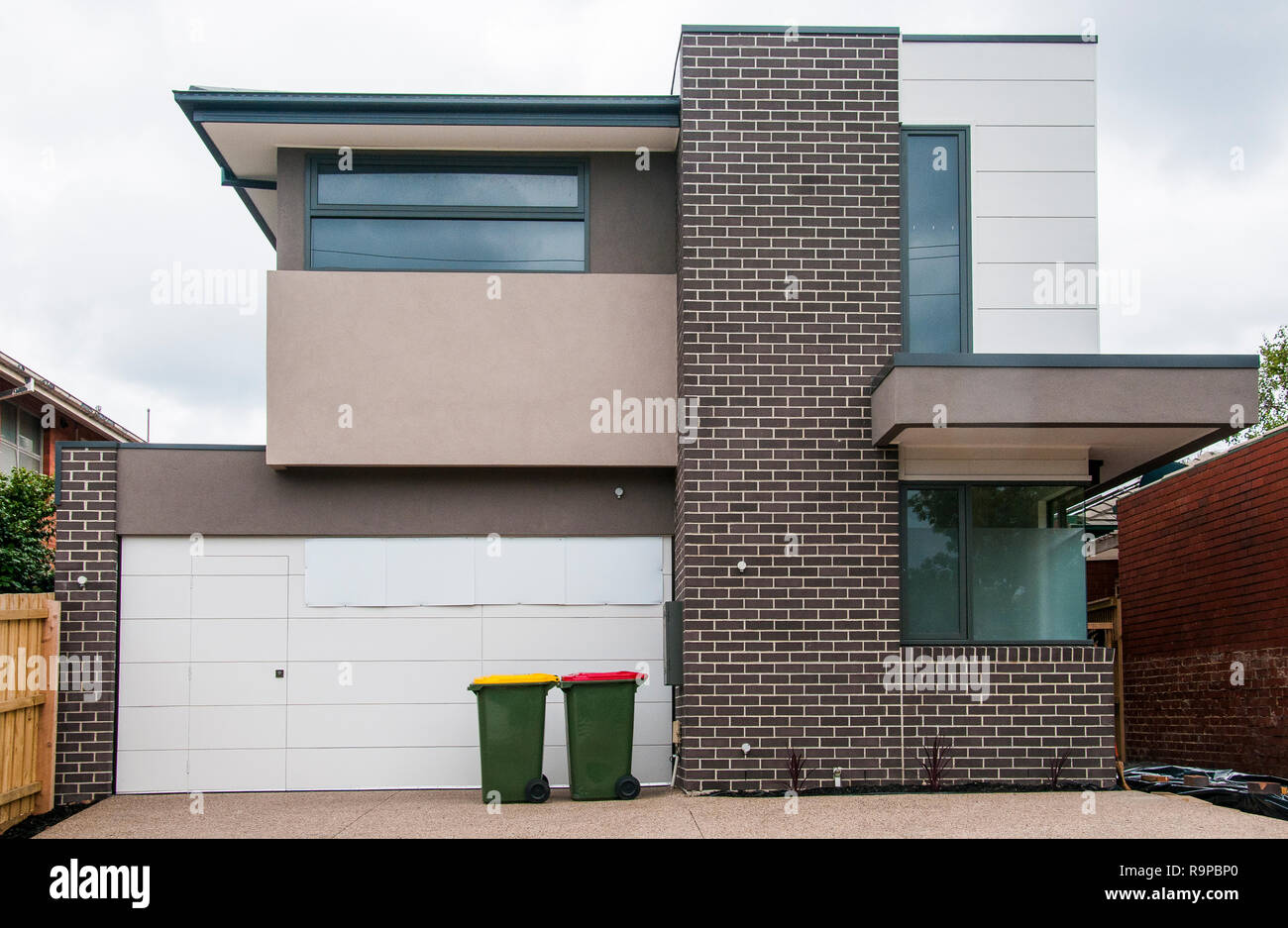 Di recente costruzione a suburban casa famiglia, Sud Caulfield, Melbourne, Australia. Nuova casa completati sono un indicatore economico. Foto Stock