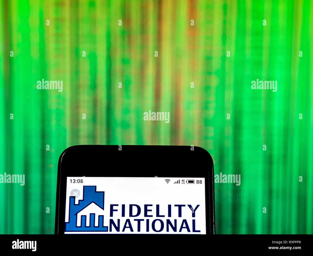Fidelity National Financial titolo Insurance Company logo che si vede visualizzato sul telefono intelligente Foto Stock