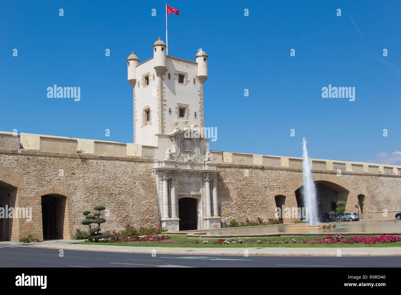 Old Town Gate a Cadice. Ingresso principale edificio a Cadice, Spagna. Foto Stock