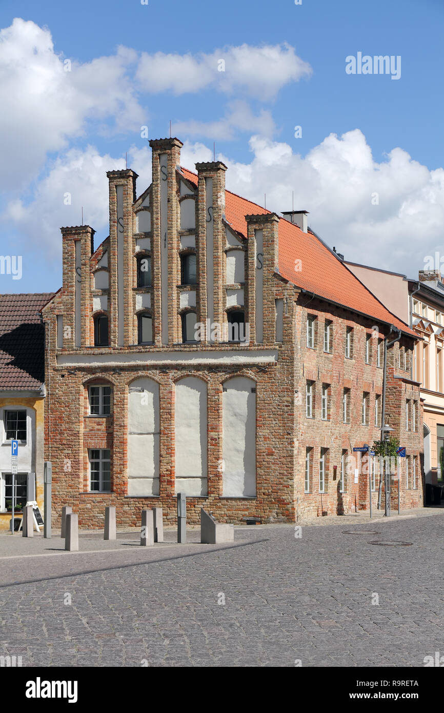 Il frontone gotico casa in Anklam nella Germania del nord Foto Stock