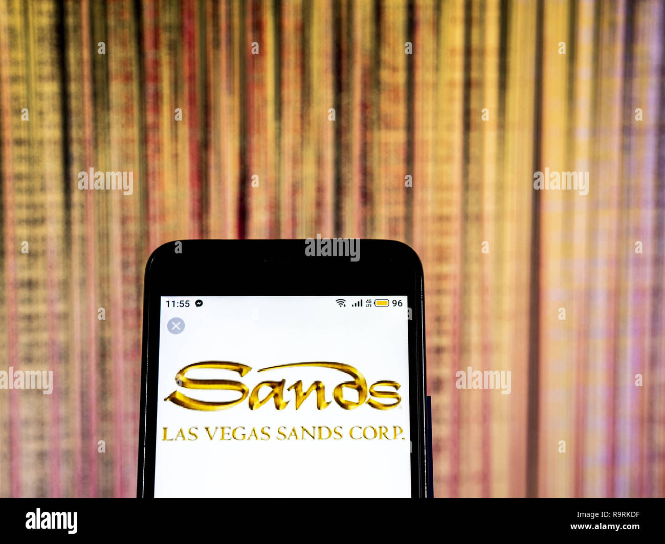 Dicembre 20, 2018 - Kiev, Ucraina - Las Vegas Sands Casino hotel logo azienda vede visualizzato su un telefono intelligente. (Credito Immagine: © Igor Golovniov/SOPA immagini via ZUMA filo) Foto Stock