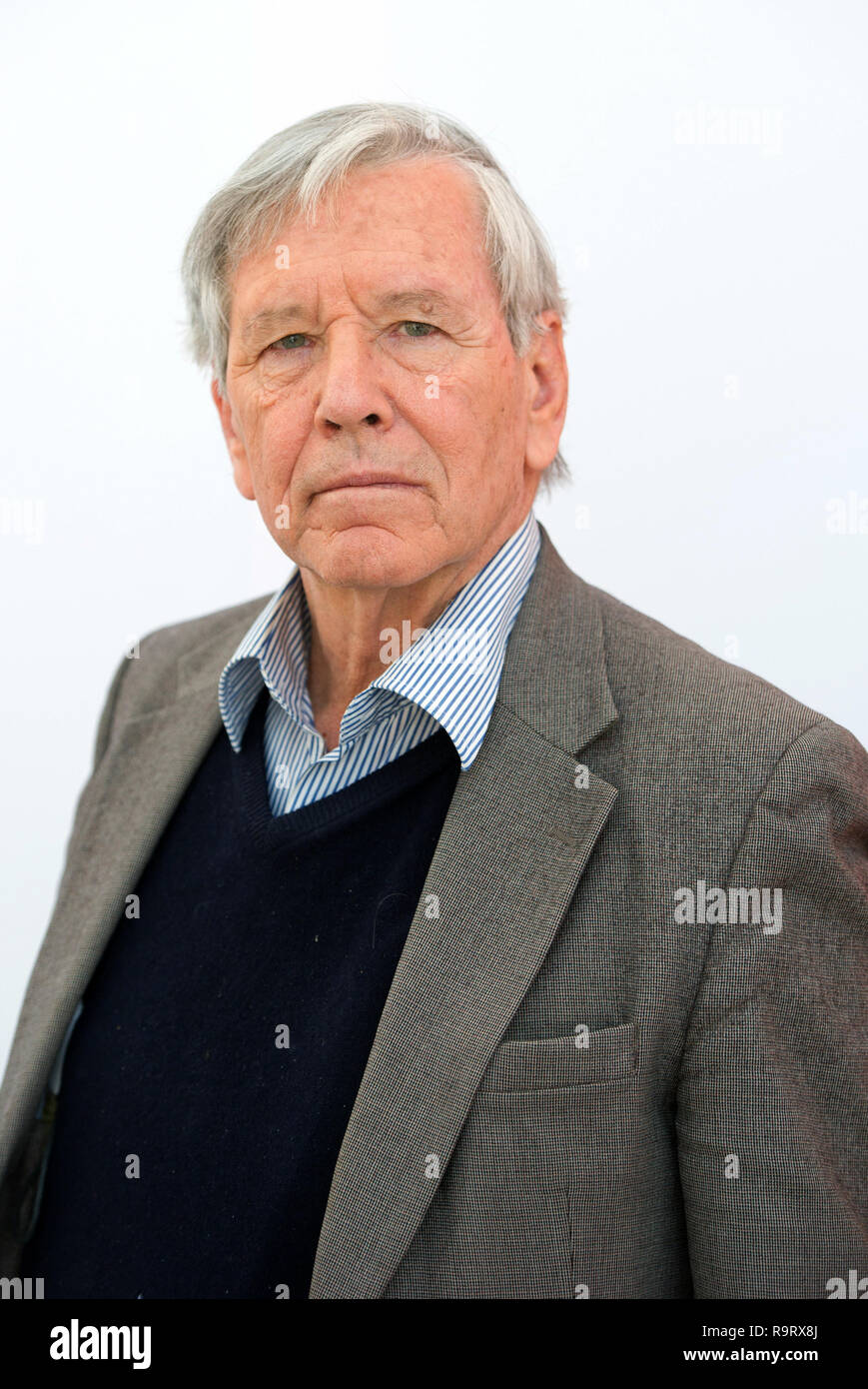 Leipzig, Germania. Xiv Mar, 2013. Scrittore israeliano Amos Oz presenta il suo nuovo libro "fra amici' alla Fiera del Libro di Lipsia a Leipzig, Germania, 14 marzo 2013. Credito: Marc Tirl |/dpa/Alamy Live News Foto Stock