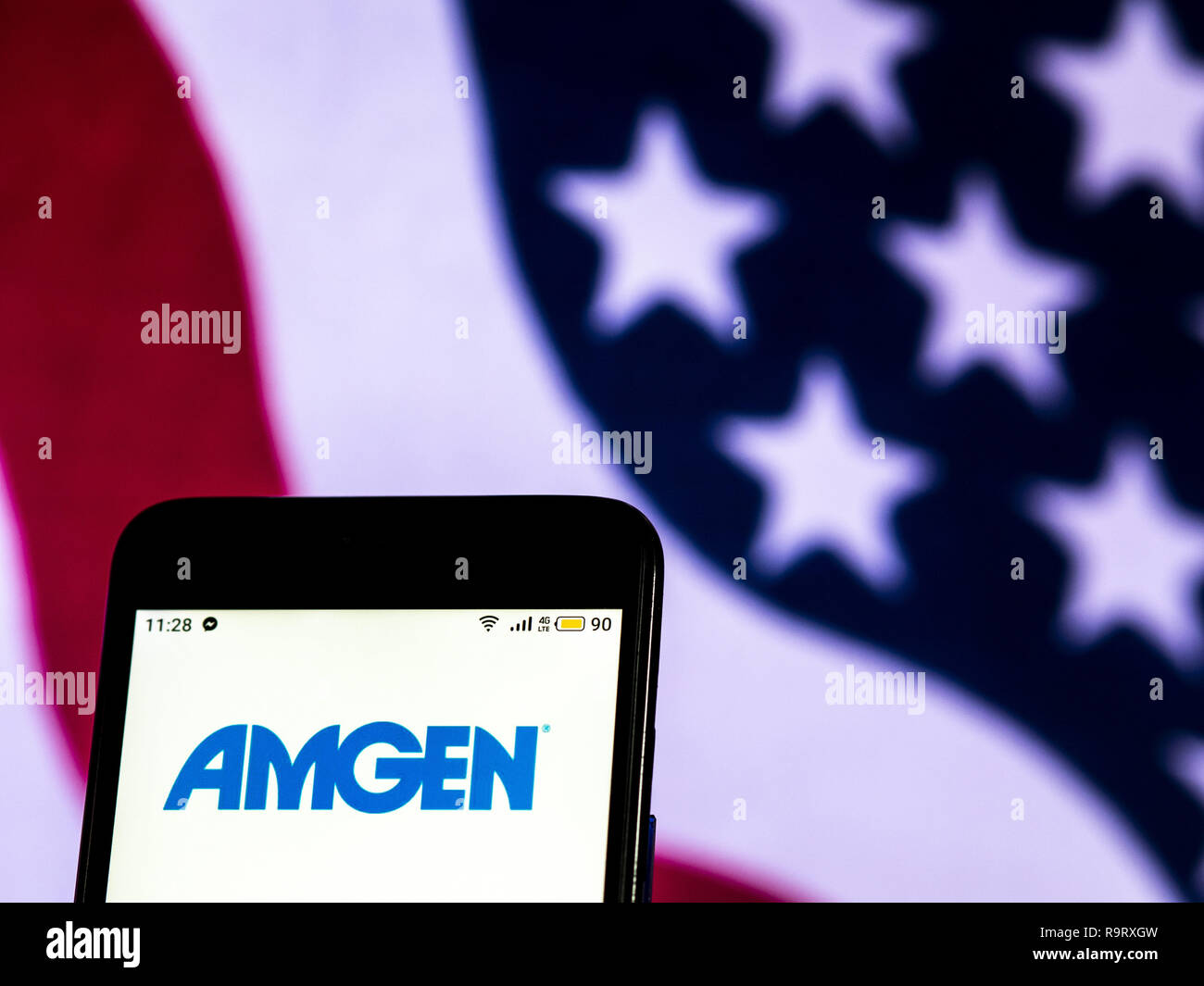 Kiev, Ucraina. Xvi Dec, 2018. Amgen Biotecnologia logo azienda vede visualizzato su un telefono intelligente. Credito: Igor Golovniov SOPA/images/ZUMA filo/Alamy Live News Foto Stock