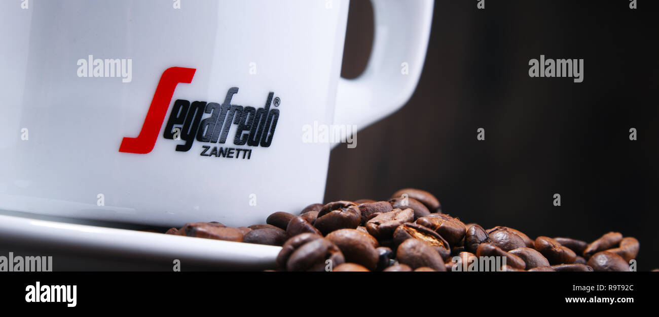 POZNAN, POL - Agosto 3, 2018: Coppa di Segafredo Zanetti, una marca di caffè di proprietà di Massimo Zanetti Beverage Group la più grande azienda privata nel caffè Foto Stock