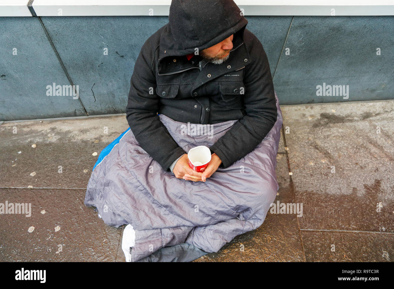 Street mendicante su Buchanan Street, Glasgow, Scozia Foto Stock