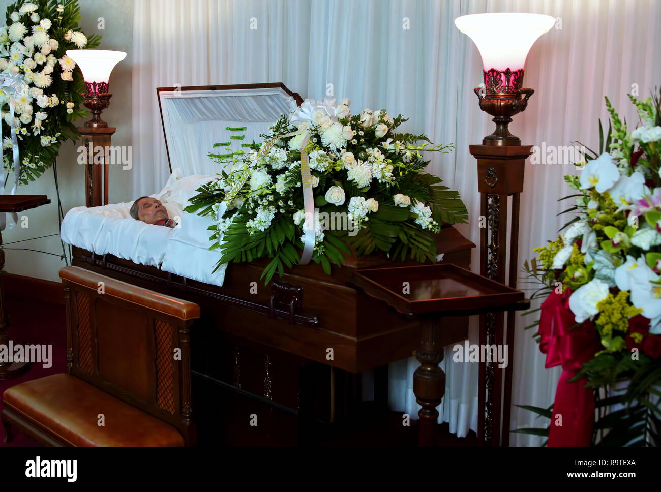 Un amato se ne andò a un funerale home. Foto Stock