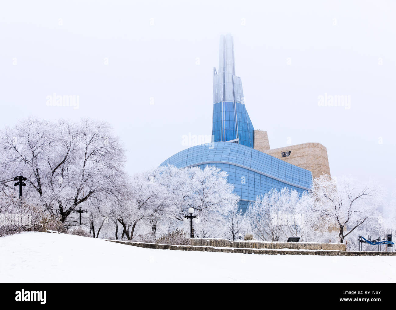 Museo canadese per i Diritti Umani su un gelido inverno giorno, Winnipeg, Manitoba, Canada. Foto Stock