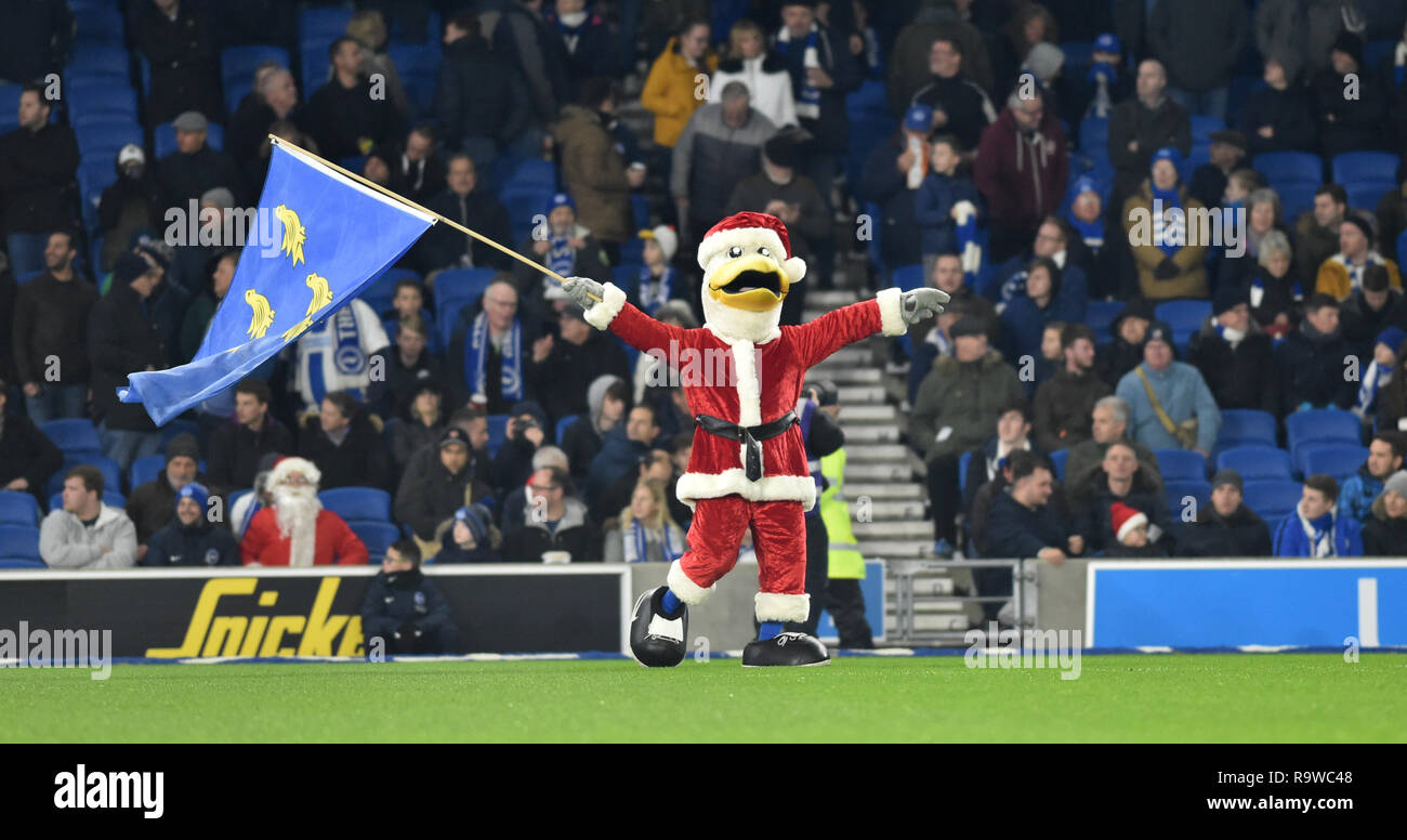 Gully sembra felice durante il match di Premier League tra Brighton & Hove Albion e Arsenal presso la American Express Community Stadium. 26 Dicembre 2018 solo uso editoriale. No merchandising. Per le immagini di calcio FA e Premier League restrizioni si applicano inc. no internet/utilizzo mobile senza licenza FAPL - per i dettagli contatti Football Dataco Foto Stock