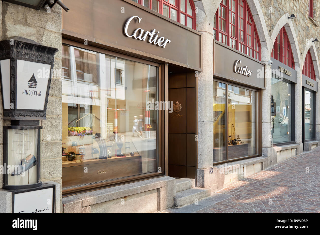 SANKT MORITZ, Svizzera - Agosto 16, 2018: Cartier gioielli di lusso negozio in una soleggiata giornata estiva in Sankt Moritz, Svizzera Foto Stock