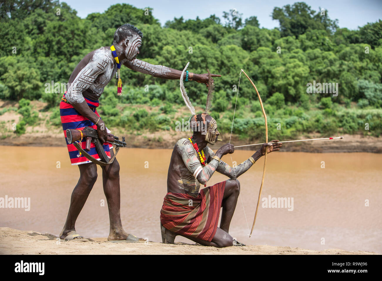 Kara tribù da Dus villaggio della valle dell'Omo, Etiopia Foto Stock