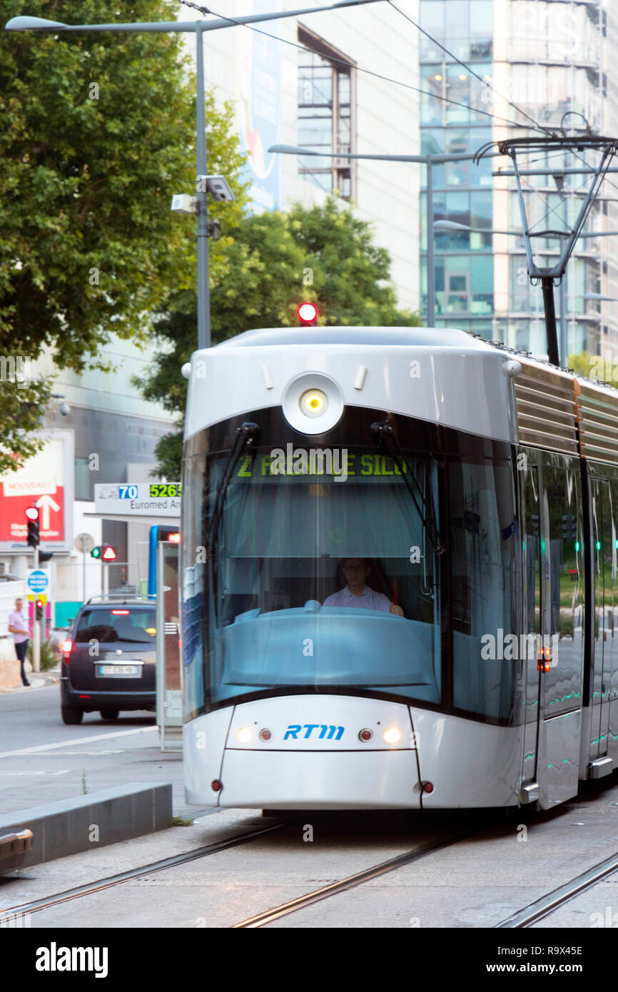 Vista anteriore del tram a Marsiglia, nel sud della Francia, Francia Foto Stock