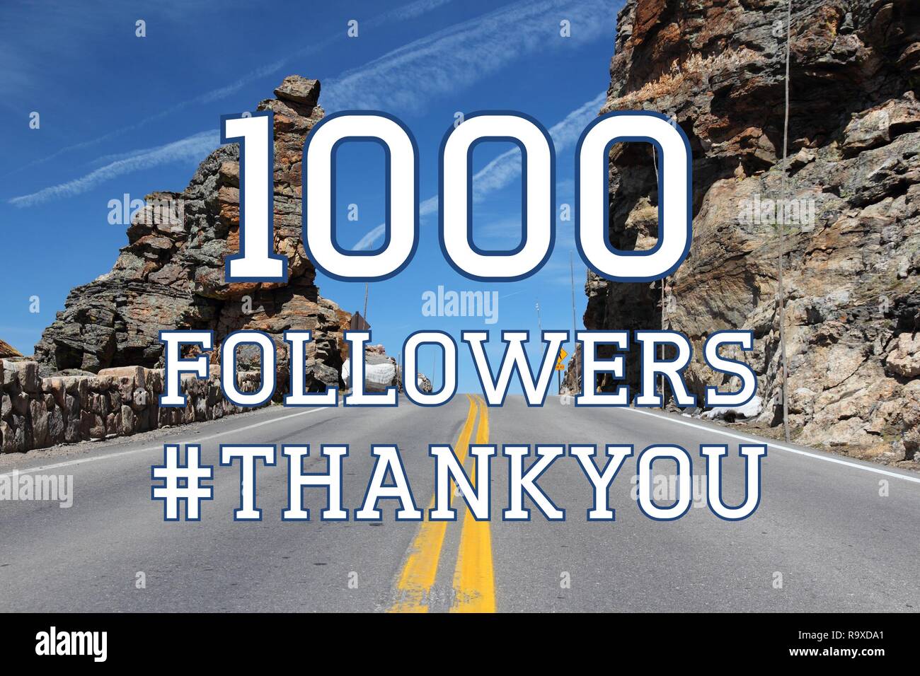 1000 seguaci segno - social media milestone banner. Comunità online nota di ringraziamento. 1k ama. Foto Stock