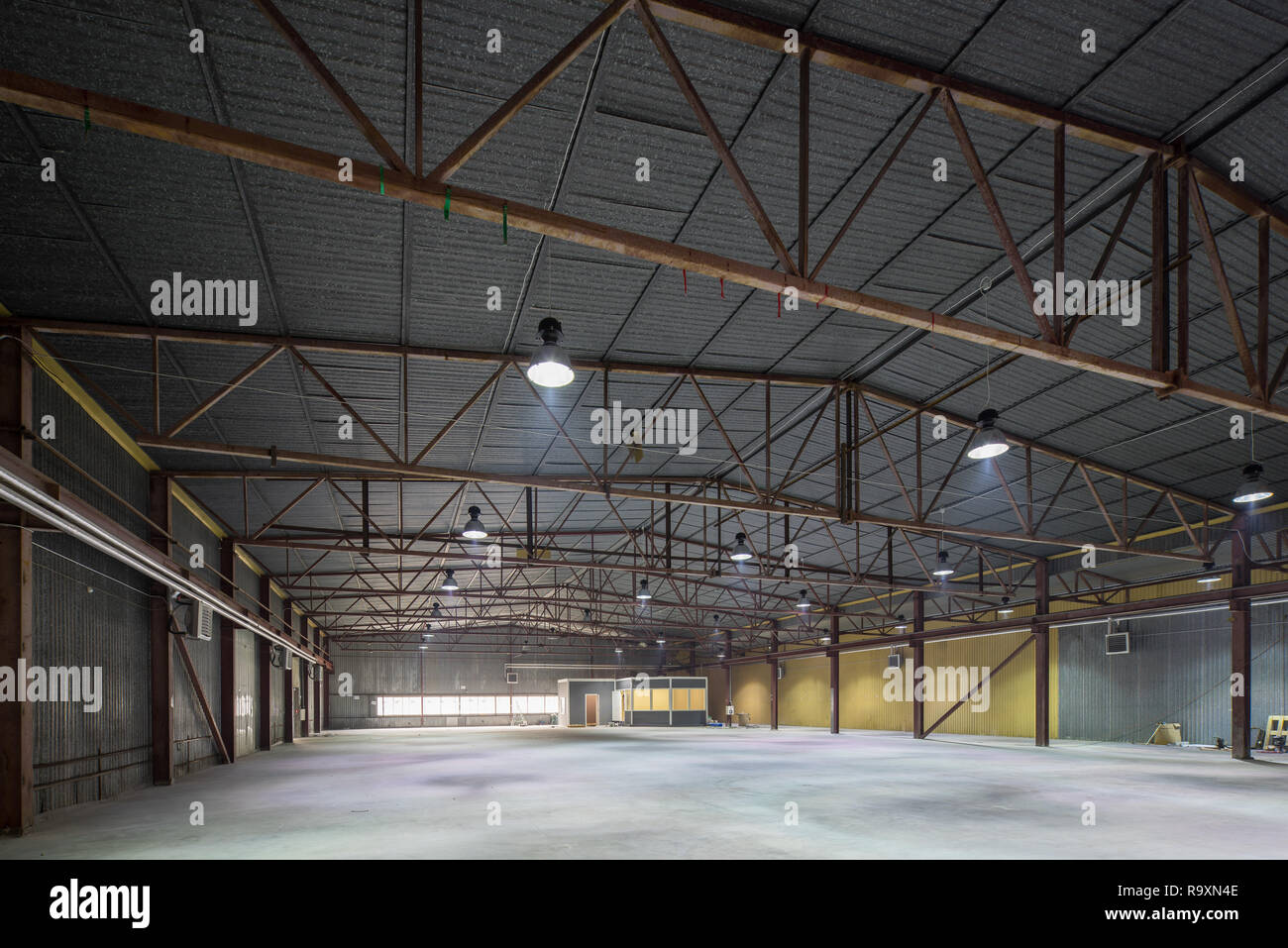 Hangar per lo storage. Magazzini industriali. Foto Stock